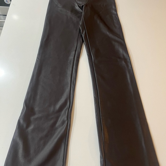 SKIMS Faux Leather Boot Cut High Waisted Leggings in cocoa size medium - Picture 2 of 4